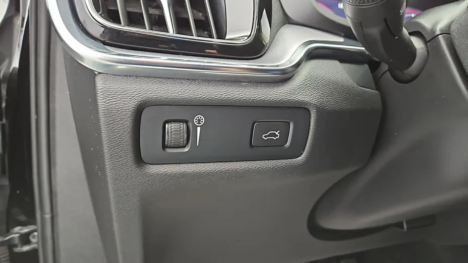 VOLVO V60 -