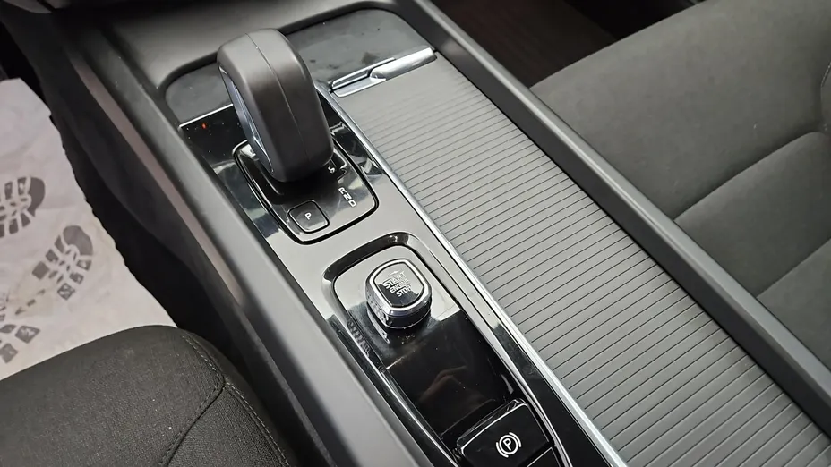 VOLVO V60 -