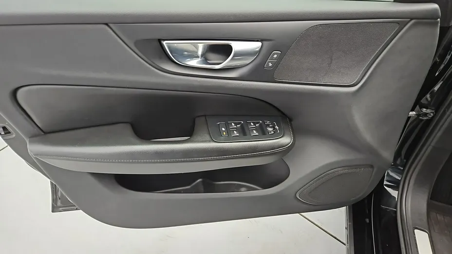 VOLVO V60 -