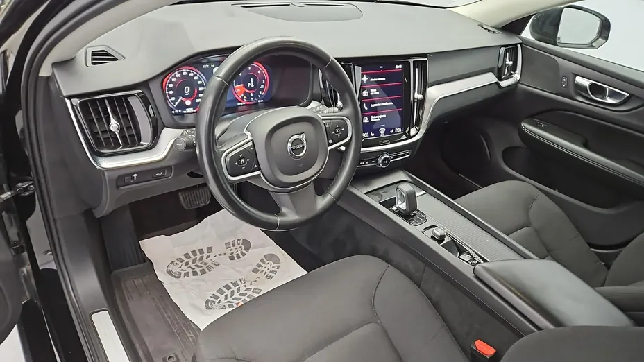 VOLVO V60 -