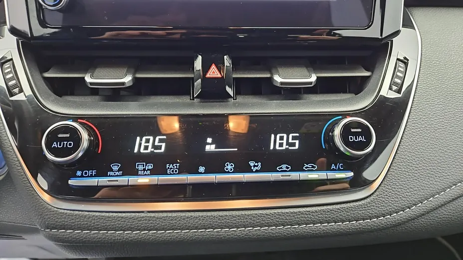 TOYOTA Corolla -