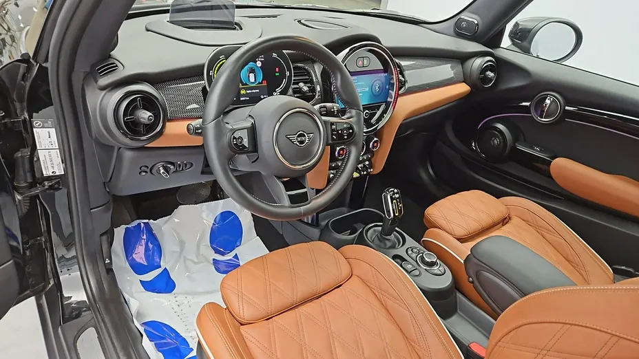 MINI Cooper -
