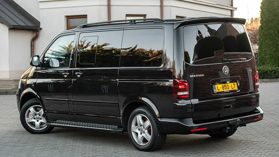 VOLKSWAGEN Multivan -
