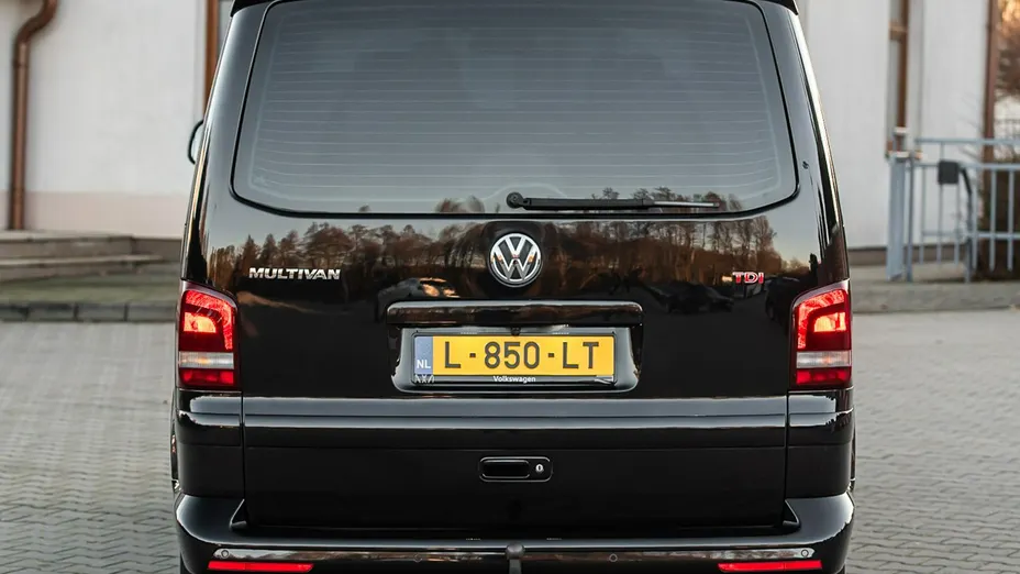 VOLKSWAGEN Multivan -