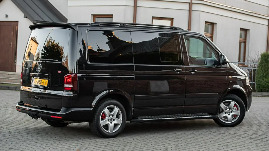 VOLKSWAGEN Multivan -