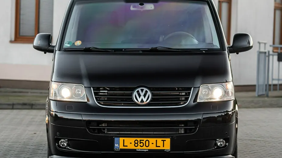 VOLKSWAGEN Multivan -