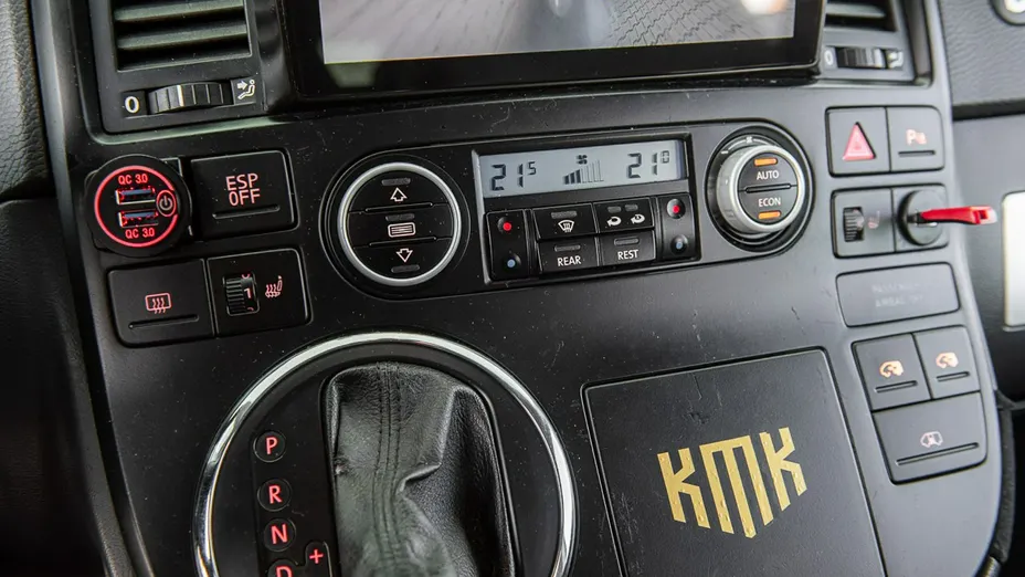 VOLKSWAGEN Multivan -