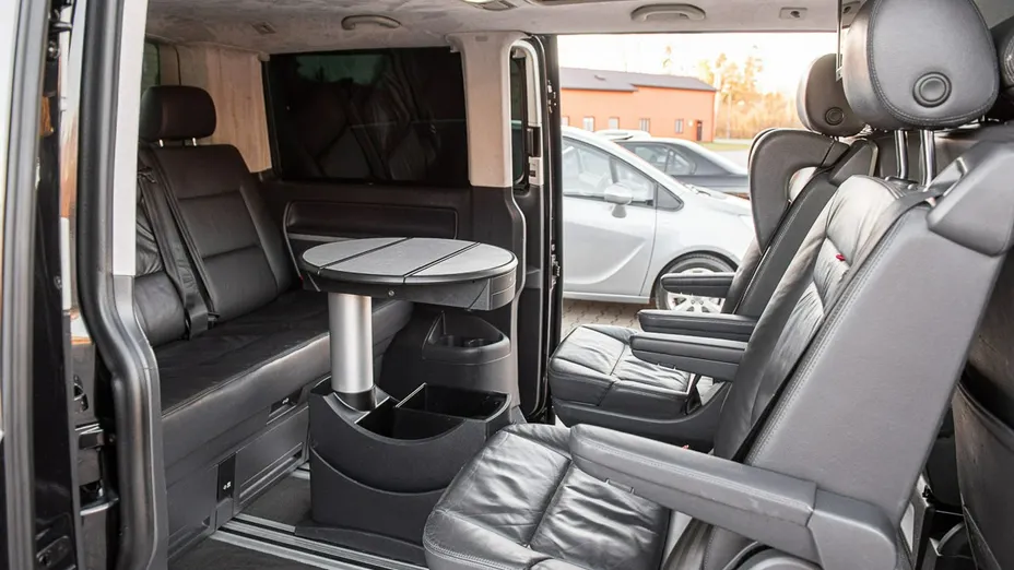 VOLKSWAGEN Multivan -