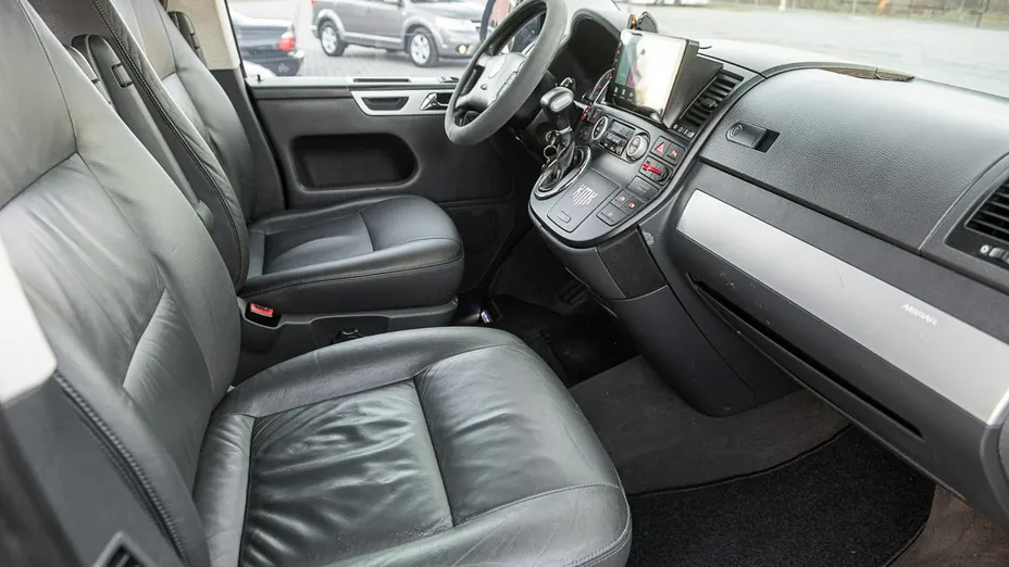 VOLKSWAGEN Multivan -