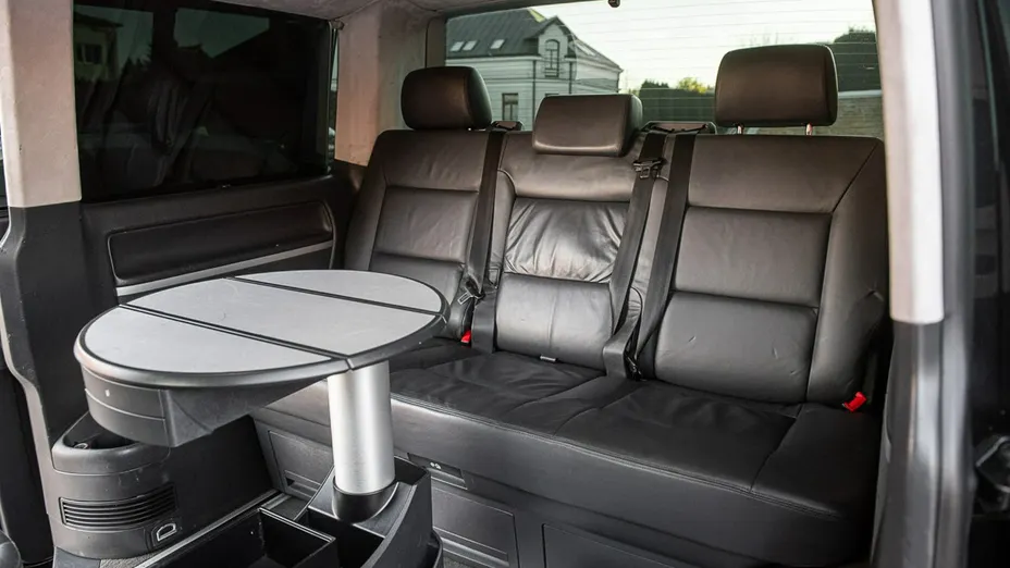 VOLKSWAGEN Multivan -