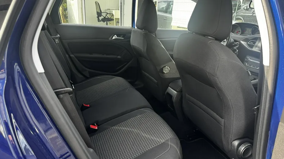 PEUGEOT 308 -