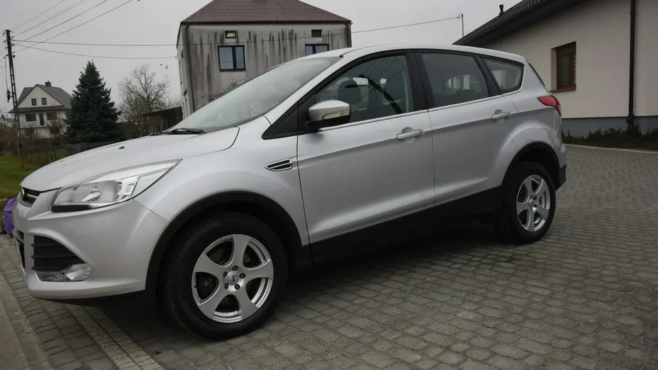 FORD Kuga -