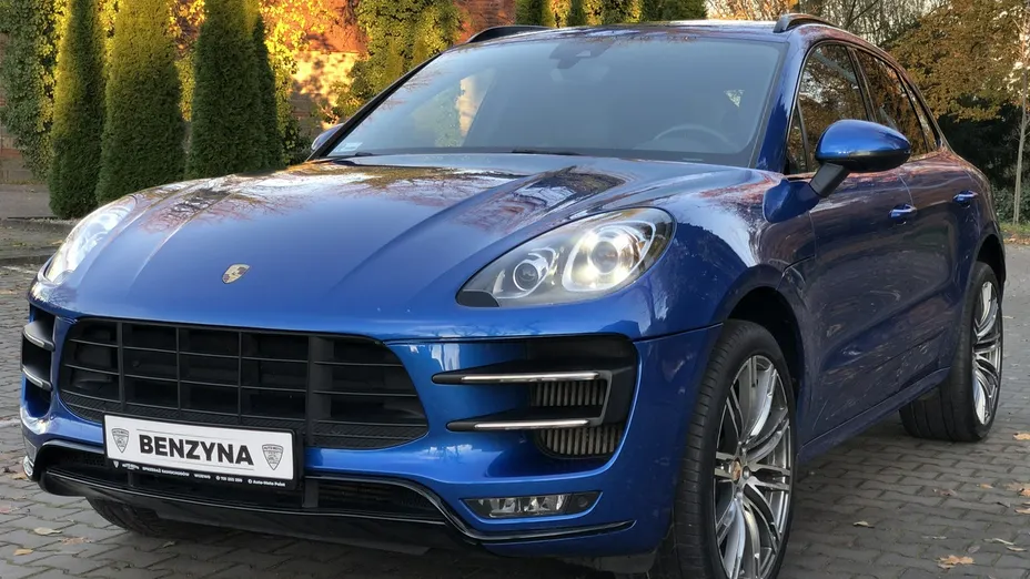 PORSCHE Macan -