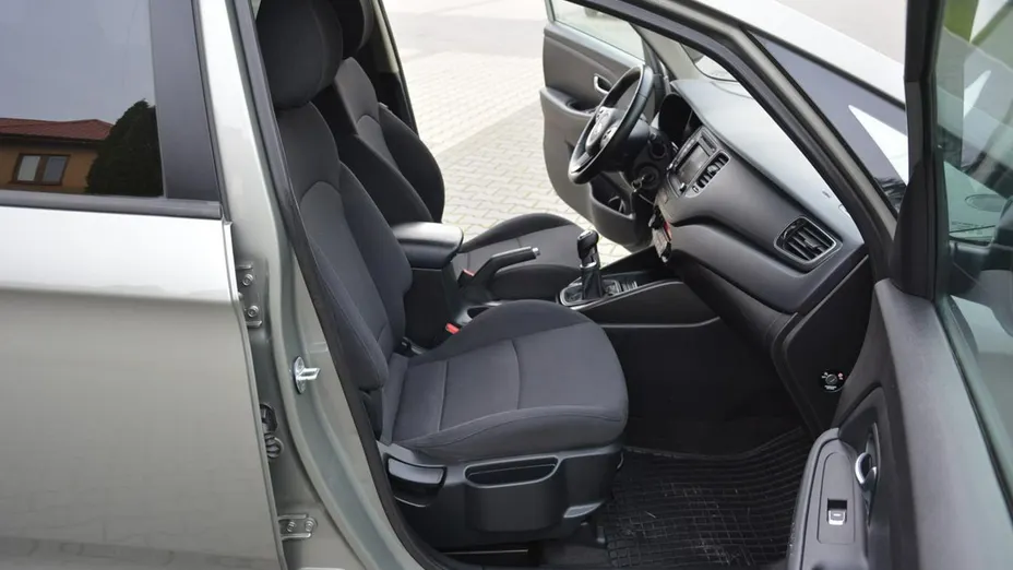 KIA Carens -