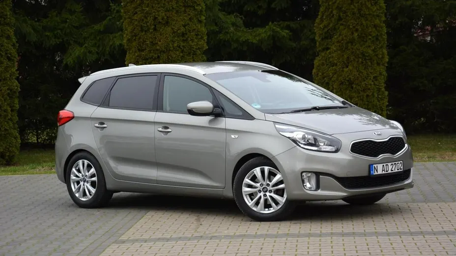 KIA Carens -