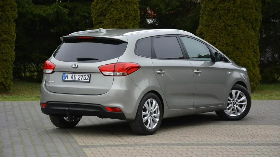 KIA Carens -