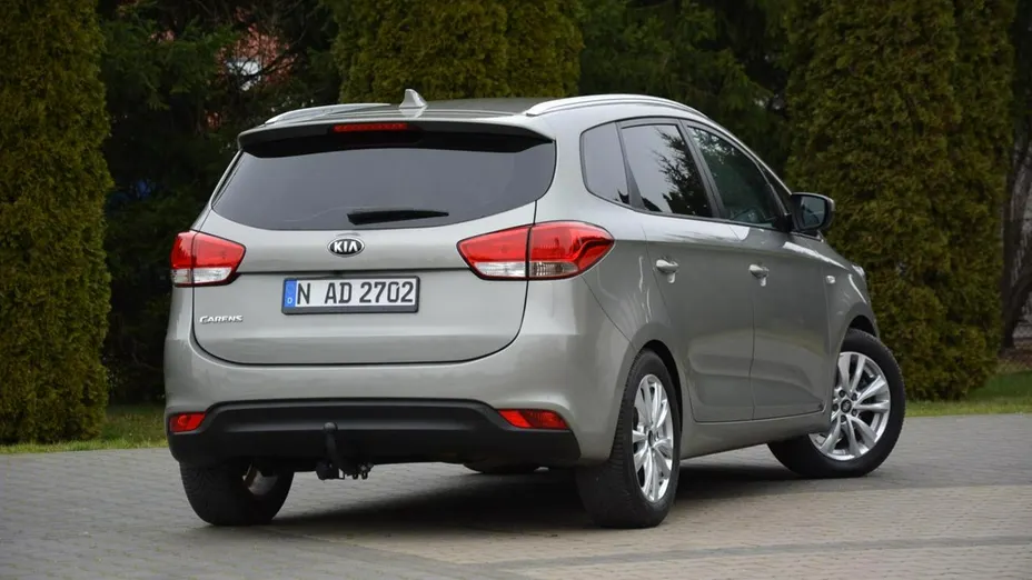 KIA Carens -