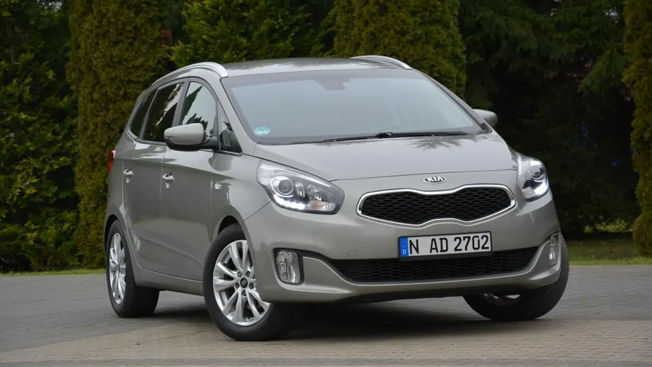 KIA Carens -