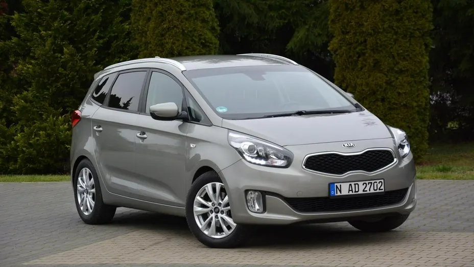 KIA Carens -