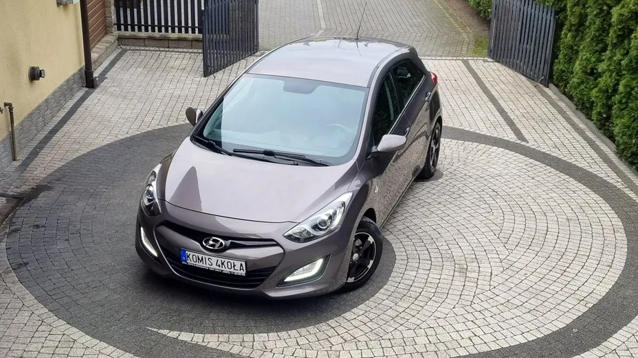 HYUNDAI i30 -