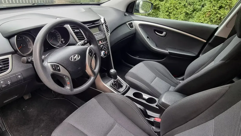 HYUNDAI i30 -
