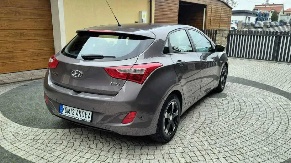 HYUNDAI i30 -