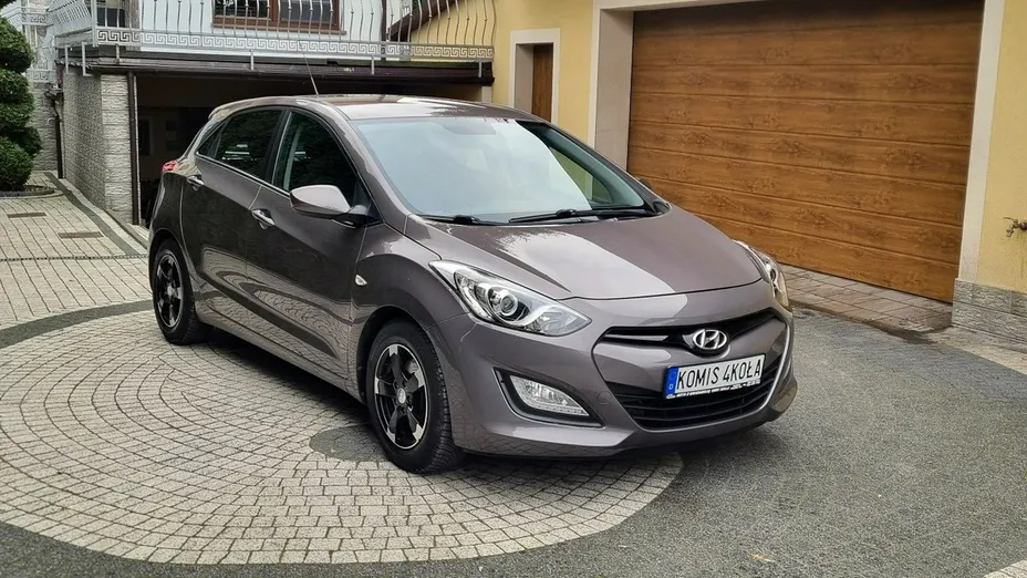 HYUNDAI i30 -
