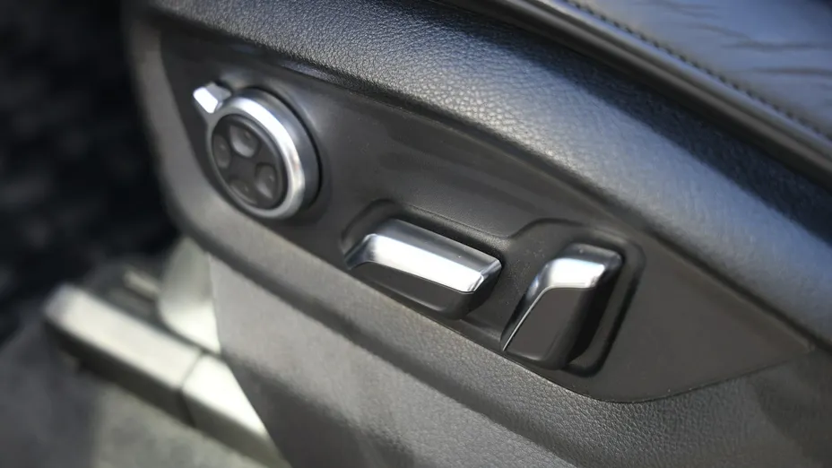 AUDI Q7 -
