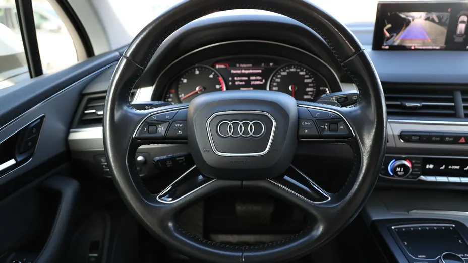 AUDI Q7 -