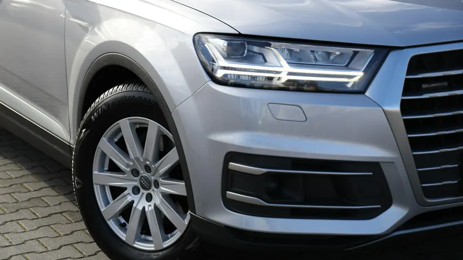 AUDI Q7 -