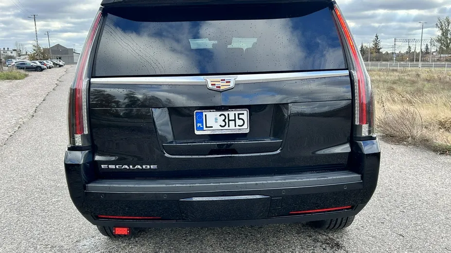 CADILLAC Escalade -
