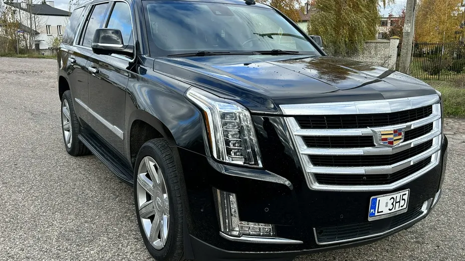 CADILLAC Escalade -