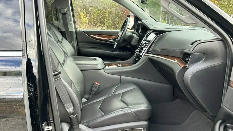 CADILLAC Escalade -