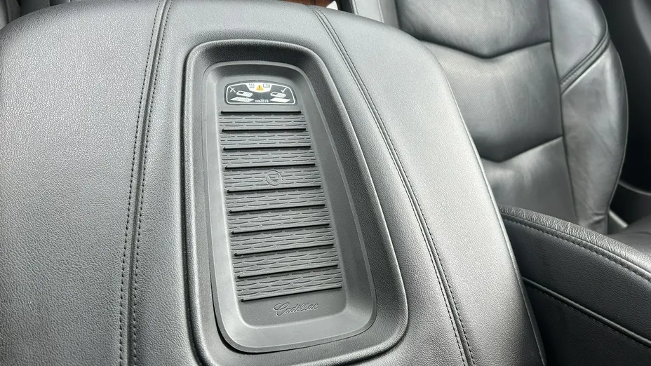 CADILLAC Escalade -