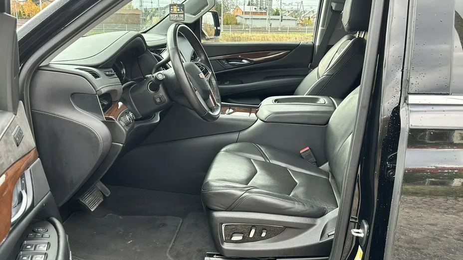CADILLAC Escalade -