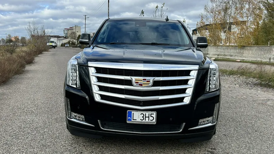 CADILLAC Escalade -