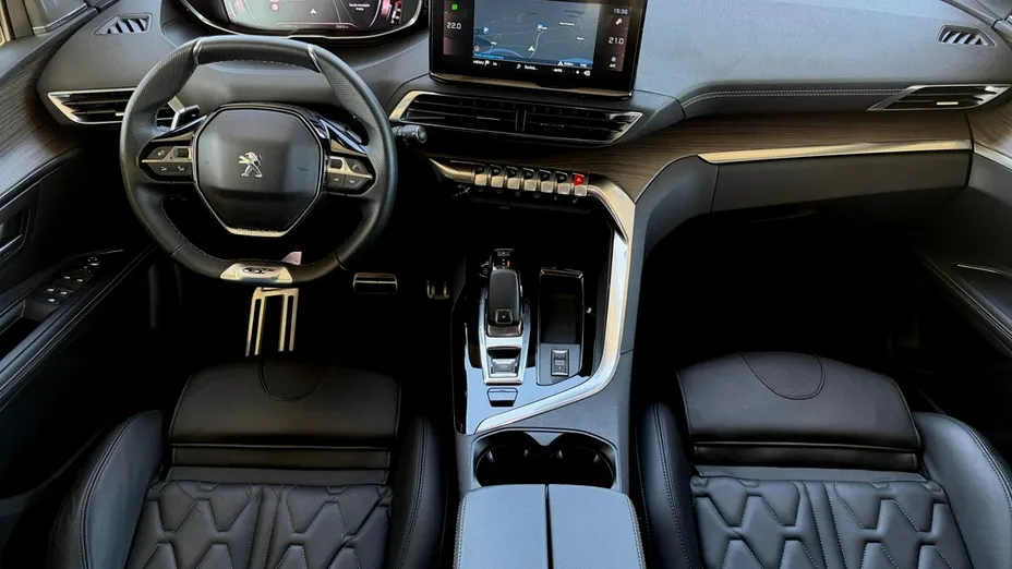 PEUGEOT 5008 -