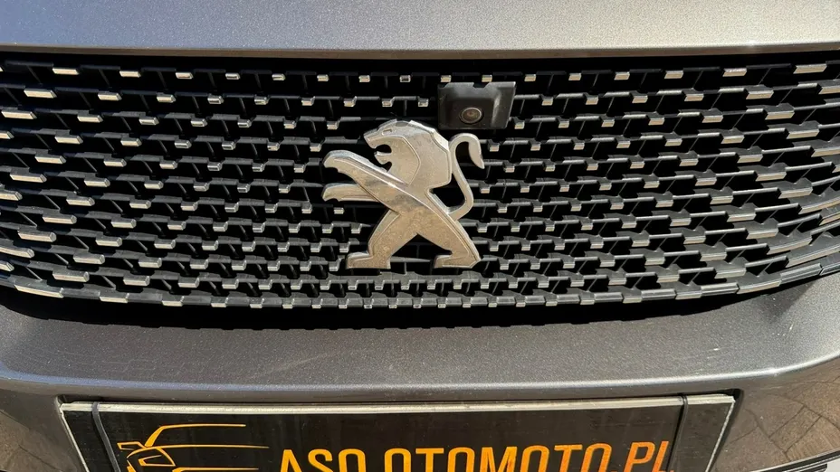 PEUGEOT 5008 -