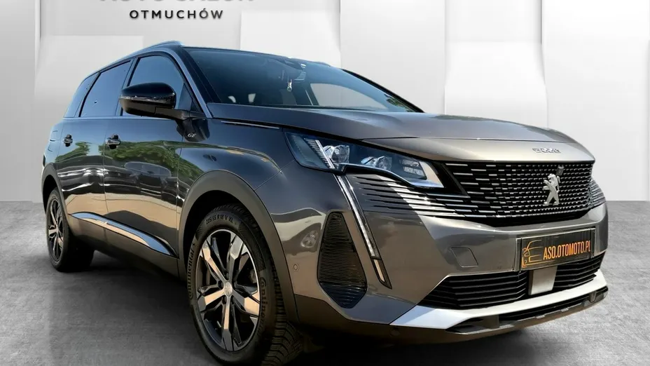 PEUGEOT 5008 -