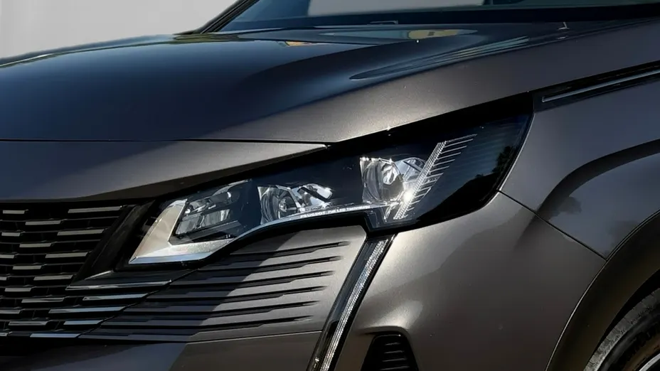 PEUGEOT 5008 -