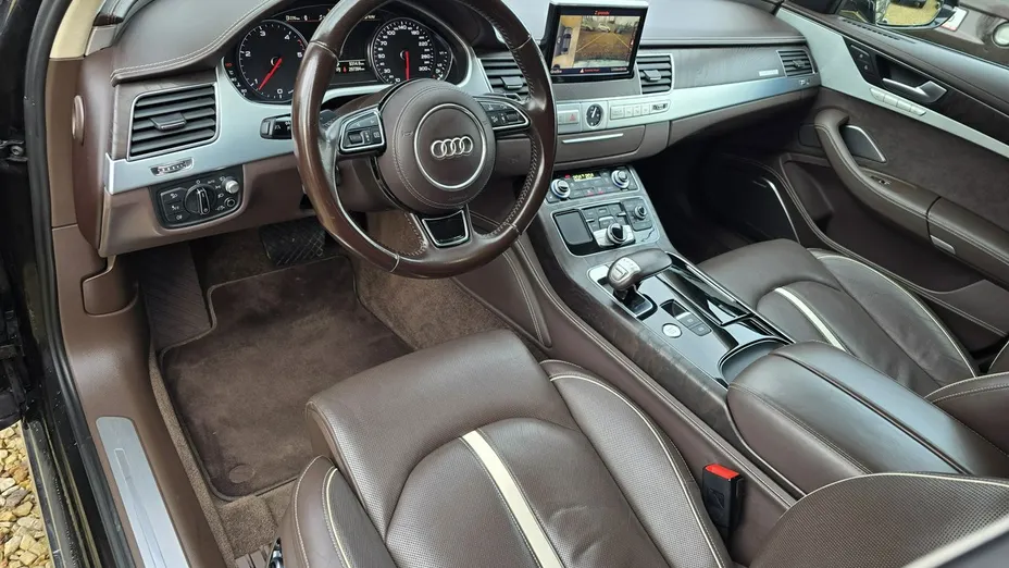 AUDI A8 -