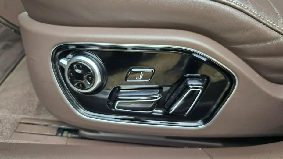 AUDI A8 -