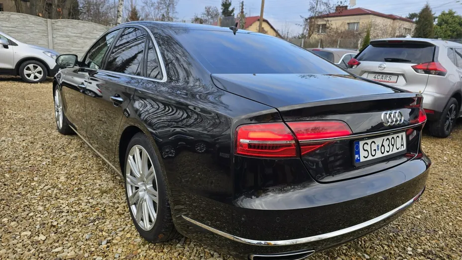 AUDI A8 -