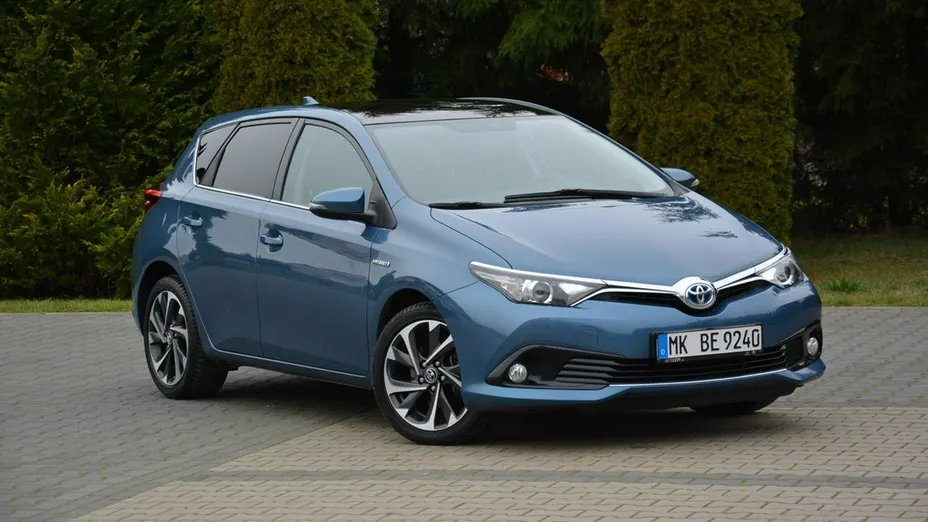 TOYOTA Auris -