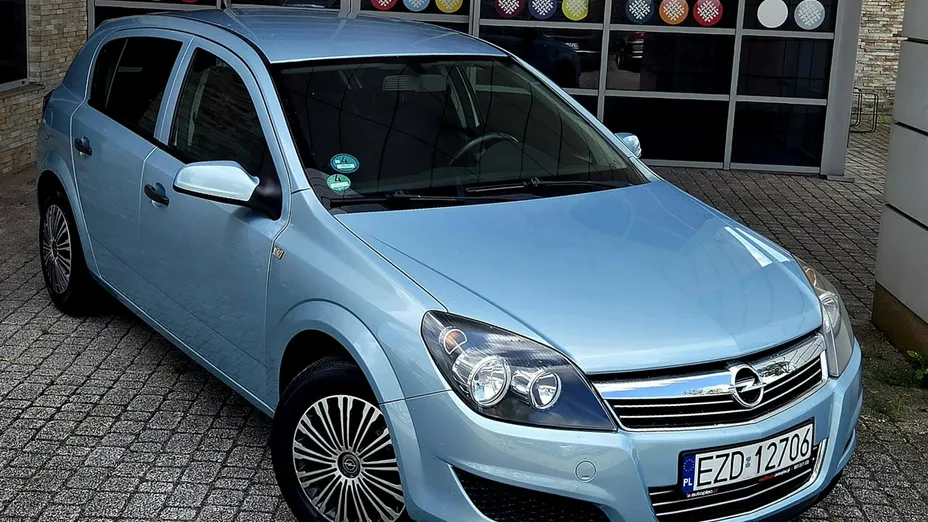 OPEL Astra -
