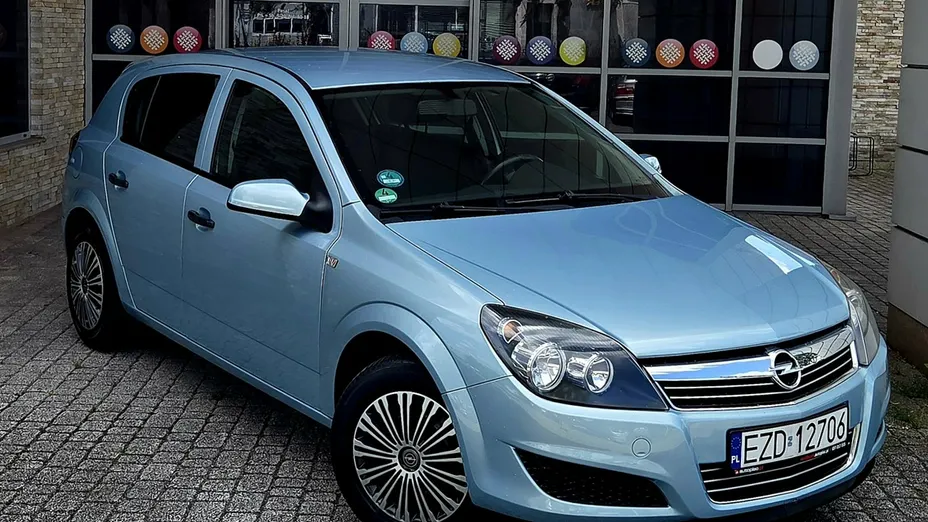 OPEL Astra -