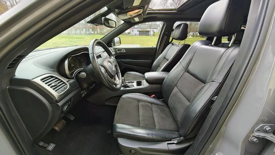 JEEP Grand Cherokee -