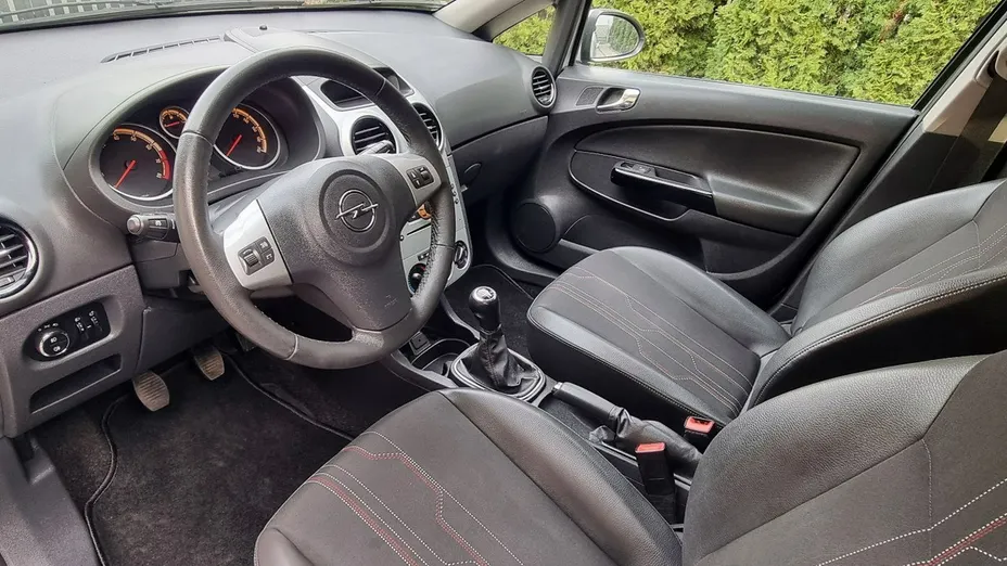 OPEL Corsa -