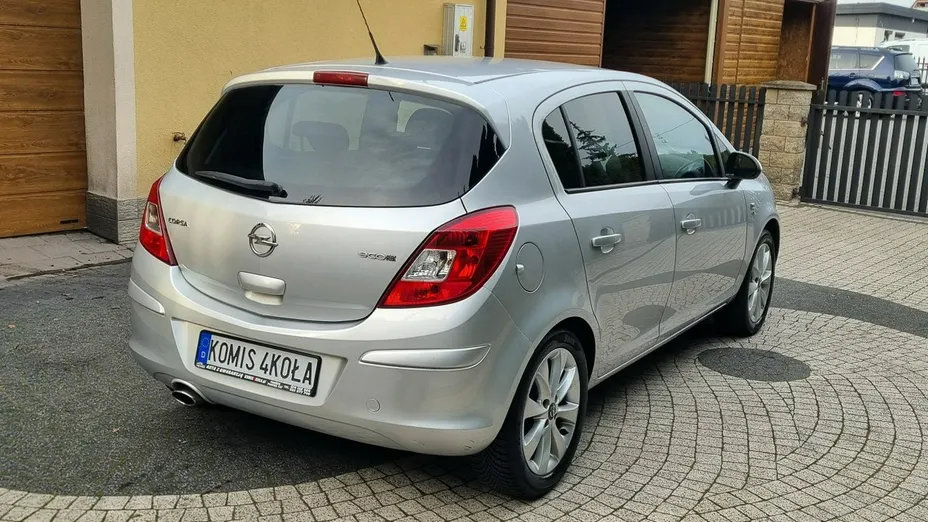 OPEL Corsa -