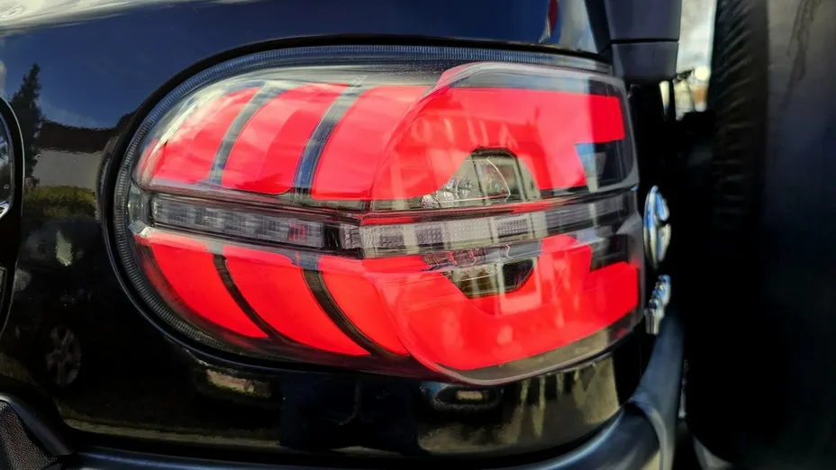 TOYOTA FJ Cruiser -